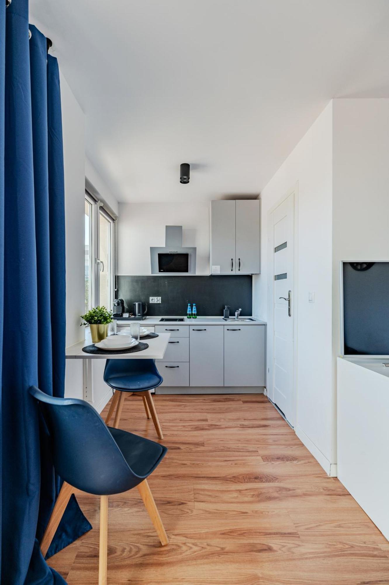 Apartments Centre By Arrenda Warsaw Exterior photo